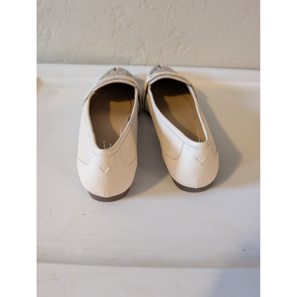Vionic Savannah Womens sz 6 Pointed Toe Loafers Metallic Snakeskin Cream Flats - Picture 3 of 5